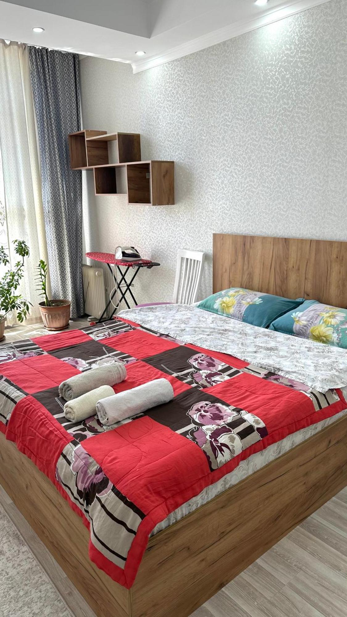 Central Apartment Бишкек Екстериор снимка