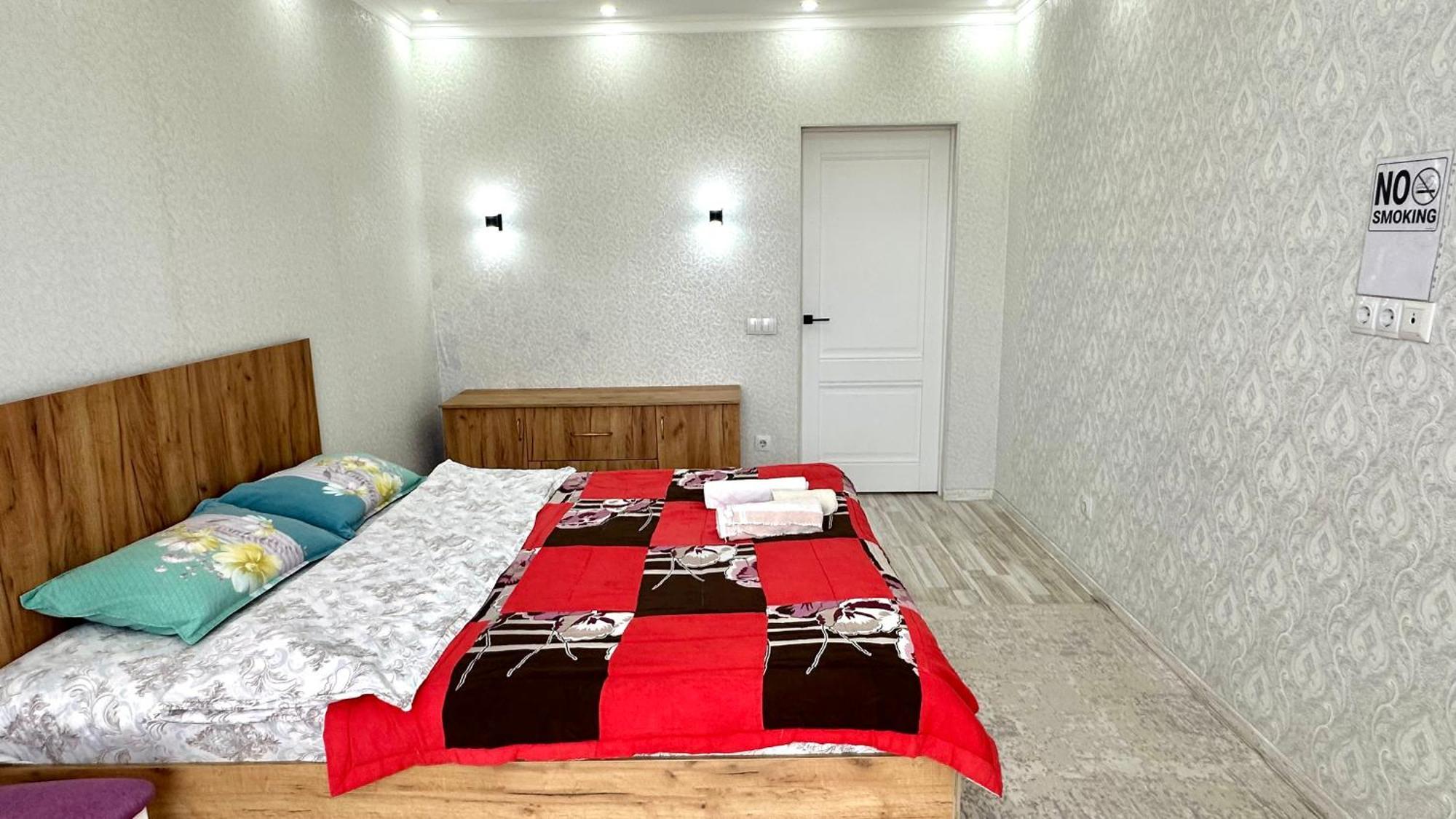 Central Apartment Бишкек Екстериор снимка